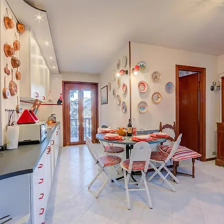 Margherita Center - Happy *