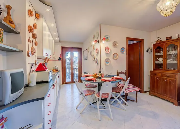 Margherita Center - Happy *